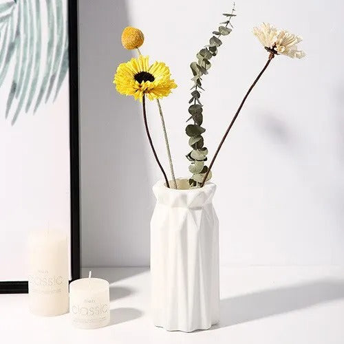 Decorative Nordic Vase Ornament